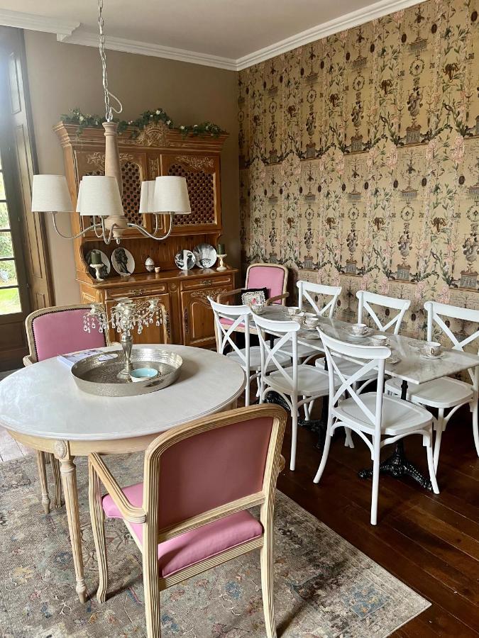 Maison De Mags & Mags Bed and Breakfast Lanouaille Esterno foto