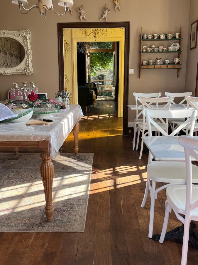 Maison De Mags & Mags Bed and Breakfast Lanouaille Esterno foto